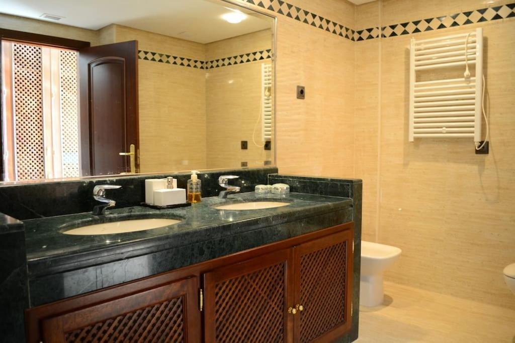 Luxury Apartment With Sea Views, Golf, Gym, Spa, 7 Pools Ojen Ngoại thất bức ảnh